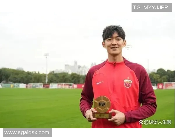 与足球明星面对面采访那些你不知道的故事与瞬间